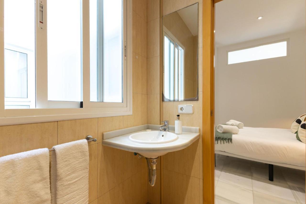 Terceros City Center Deluxe By Valcambre Seville Luaran gambar