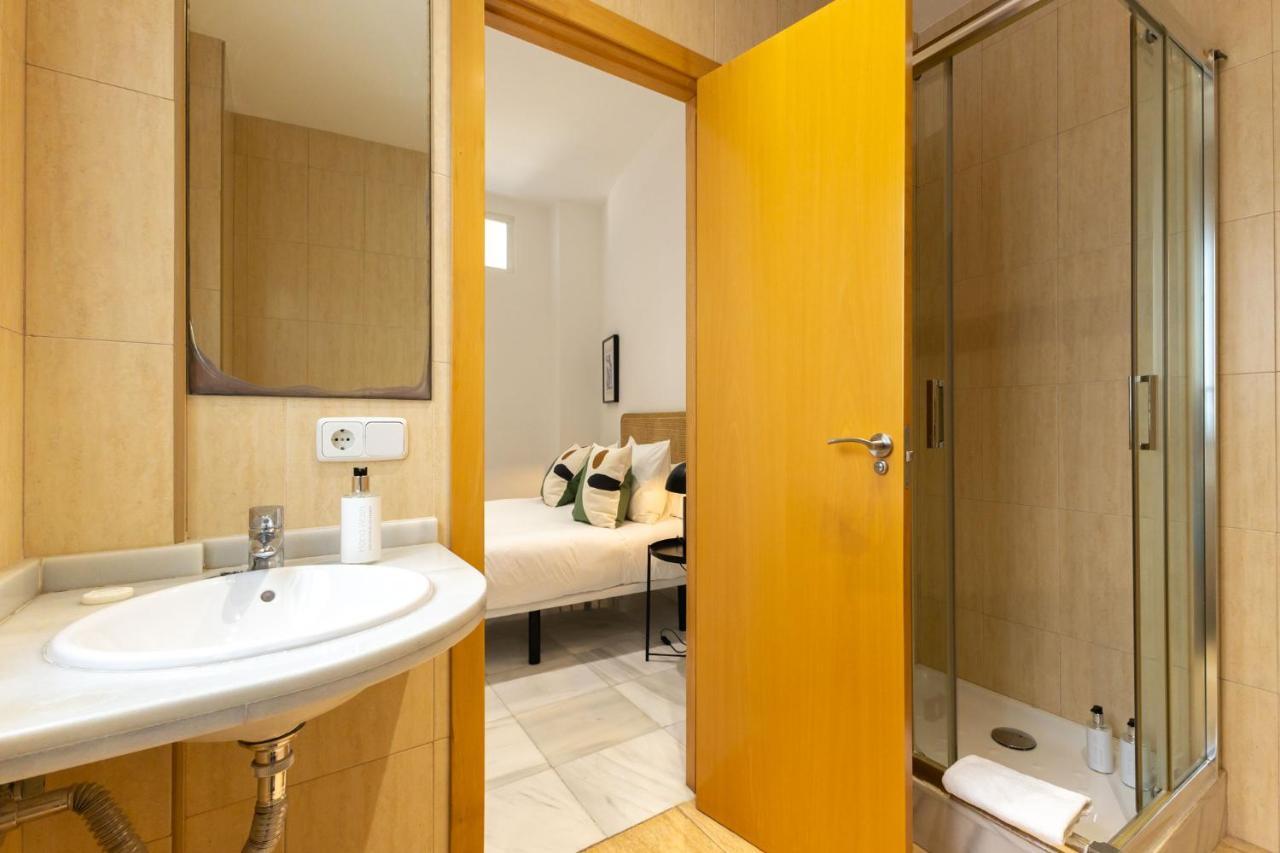 Terceros City Center Deluxe By Valcambre Seville Luaran gambar