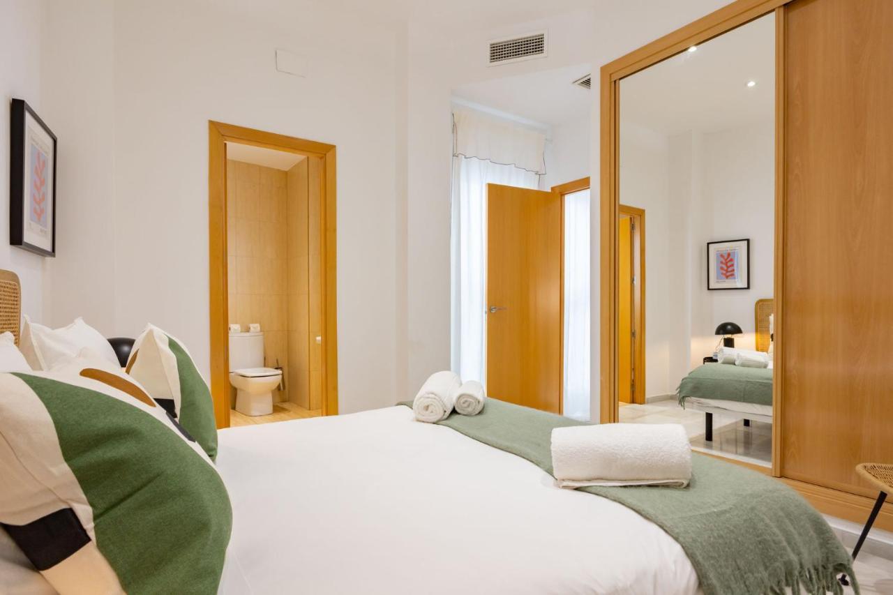 Terceros City Center Deluxe By Valcambre Seville Luaran gambar